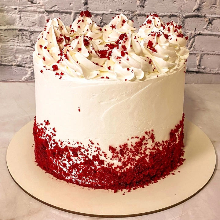 bolo de red velvet feito em confeitaria em mogi das cruzes